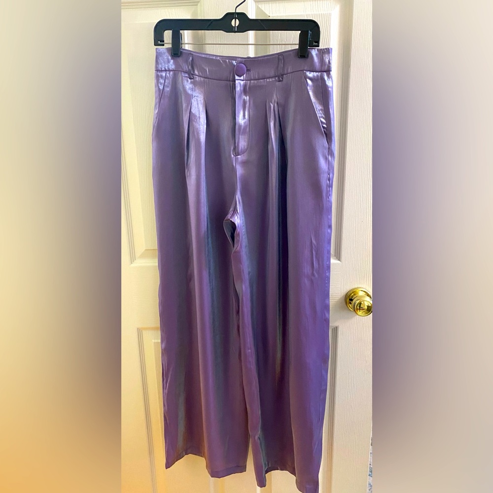 NWT Cider shiny flowing lavender wide leg pants - Size L (US 8)